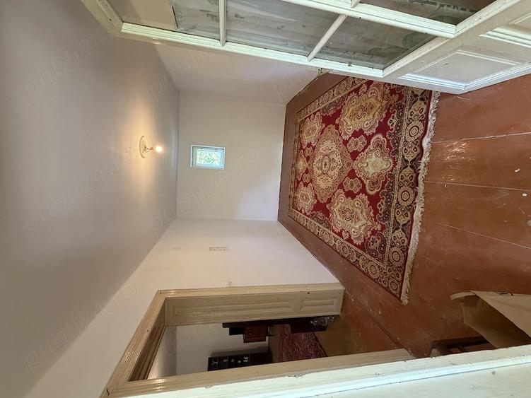 Casă cu 3 camere cu Teren 1300 Mp în Central