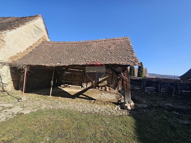 Casă individuală cu 2 camere cu Teren 1377 Mp în Cloașterf