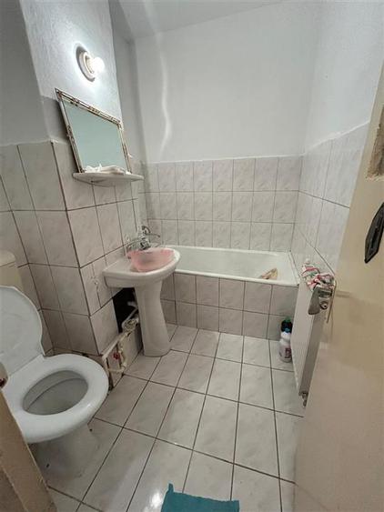 Garsonieră semidecomandată în Apollo