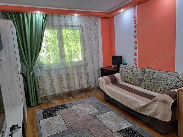 Apartament cu 2 camere semidecomandat în Griviței
