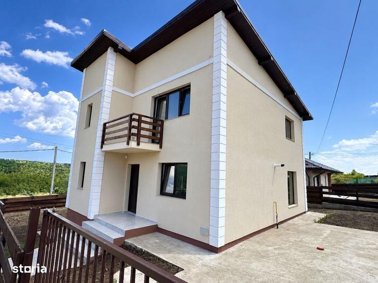 Casă cu 4 camere în Valea Lupului