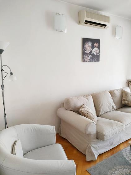 Apartament cu 3 camere semidecomandat în Națiunile Unite