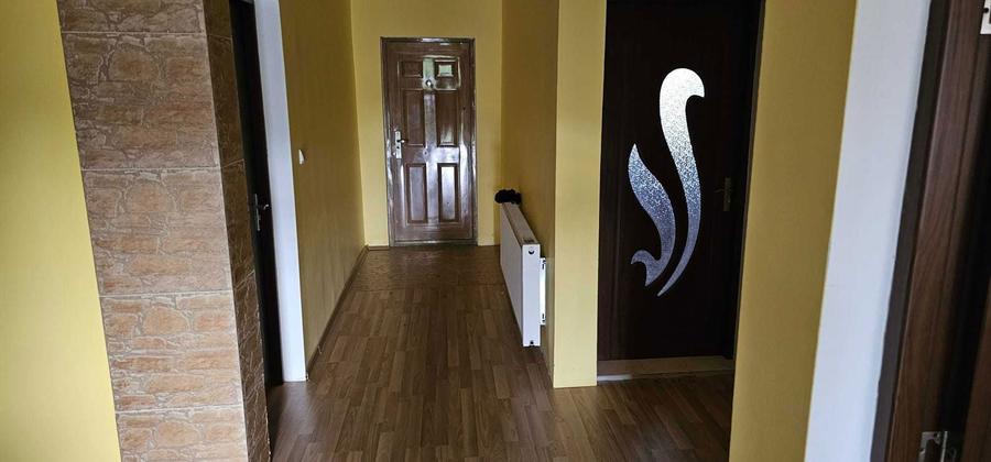 Casă cu 4 camere în Bărăștii Hațegului
