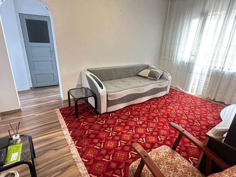 Apartament cu 2 camere semidecomandat în Micro 14