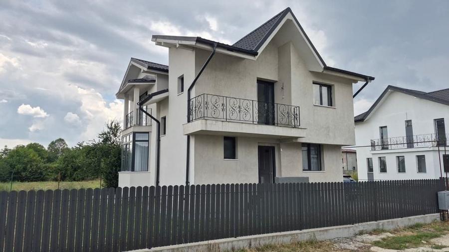 Casă cu 4 camere cu Teren 360 Mp în Snagov