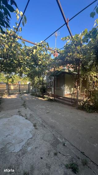 Casă cu 3 camere cu Teren 11000 Mp în Burdea