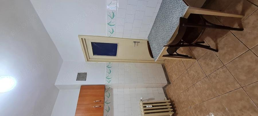 Garsonieră decomandată în Sud