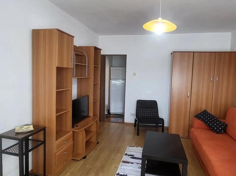 Garsonieră decomandată în Iancului