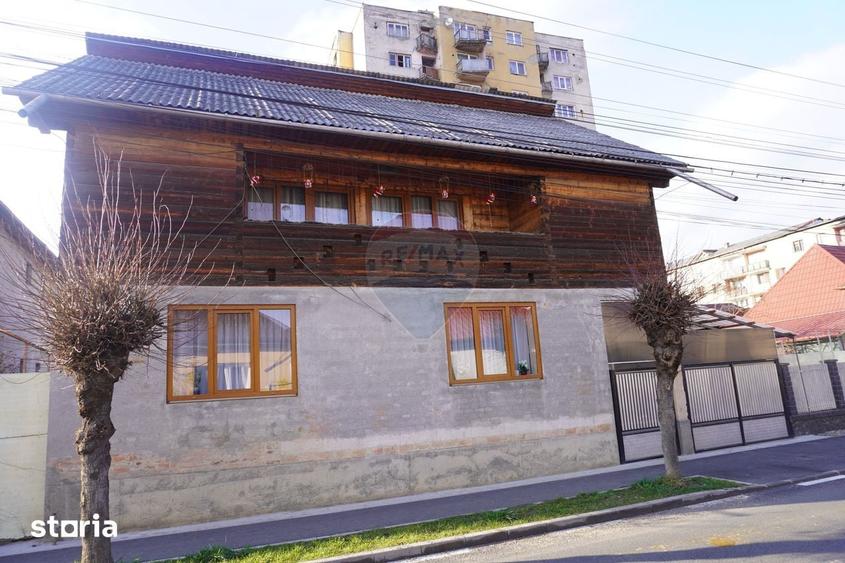 Casa cu 6 camere, DE VANZARE, str. Eroilor - 7