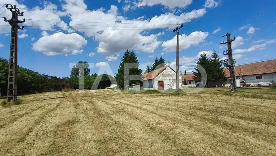 Spațiu comercial, de 8,000 mp, în Săliștea