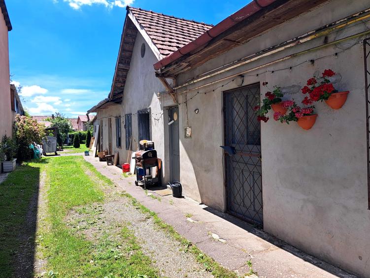 Casă cu 4 camere în Central