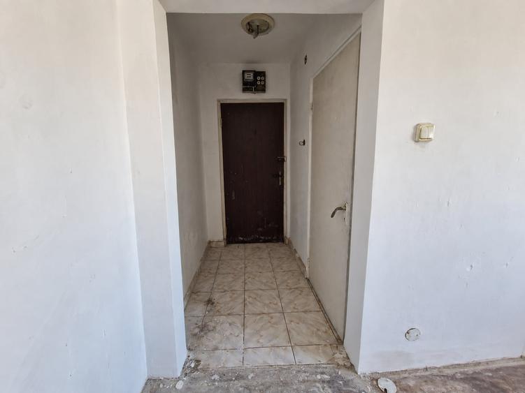 Apartament cu 2 camere semidecomandat în Giurgiului