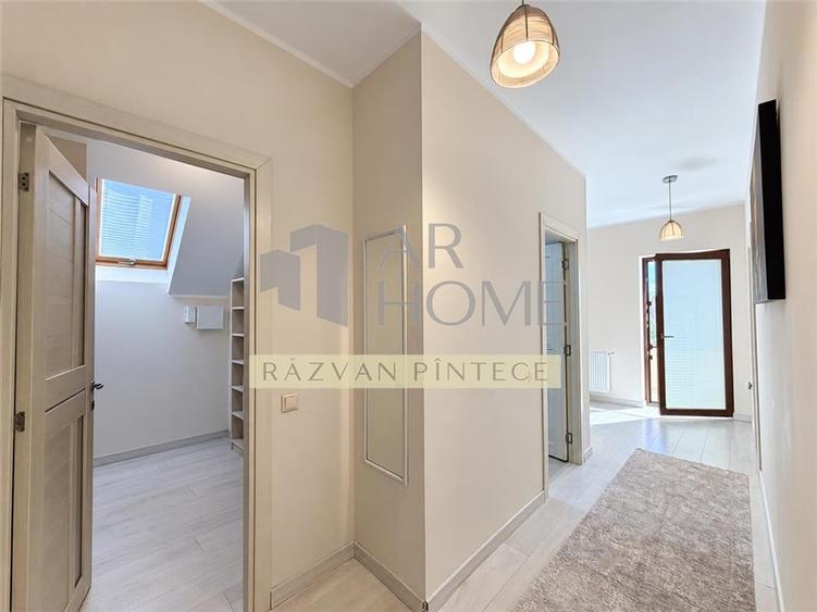 Casă individuală cu 4 camere cu Piscina în Păuleștii Noi