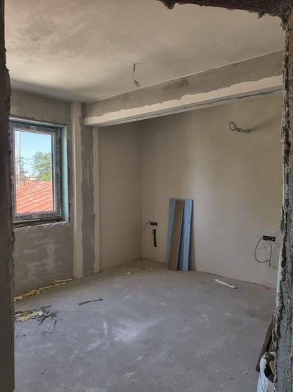 Casă individuală cu 5 camere cu Canalizare în Central