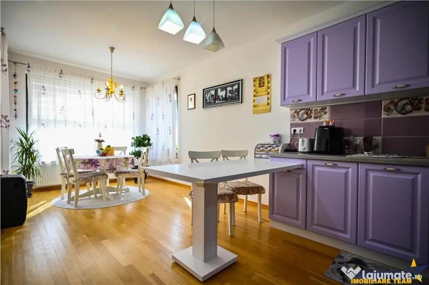 Casă cu 5 camere cu Teren 965 Mp în Central