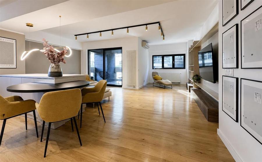 Apartament cu 3 camere decomandat în Pipera