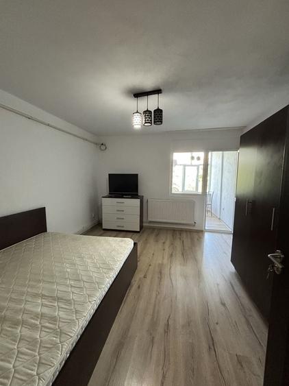 Garsonieră decomandată în Central