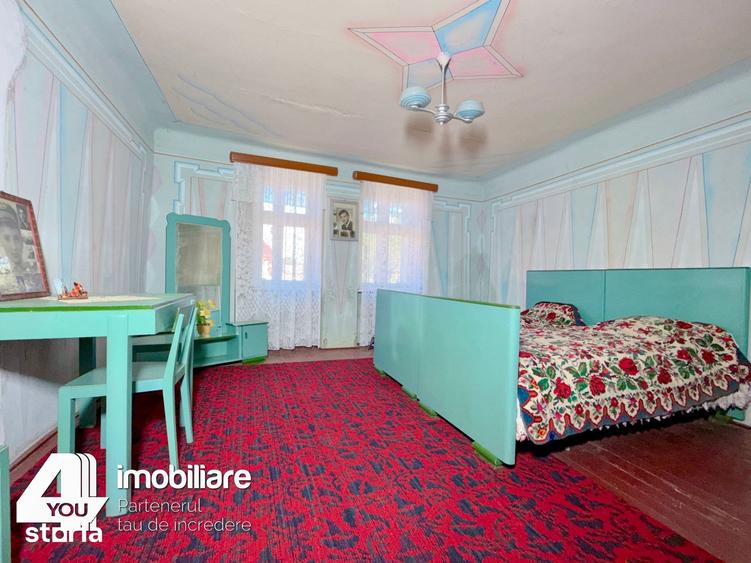 Casă cu 4 camere cu Teren 1459 Mp în Secusigiu