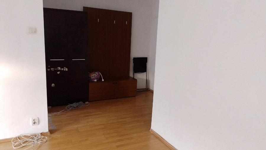 Garsonieră decomandată în Mihai Bravu