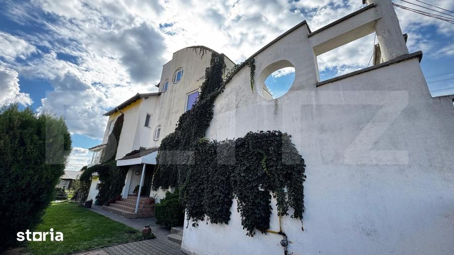 Casă cu 8 camere cu Teren 767 Mp în Lipoveni