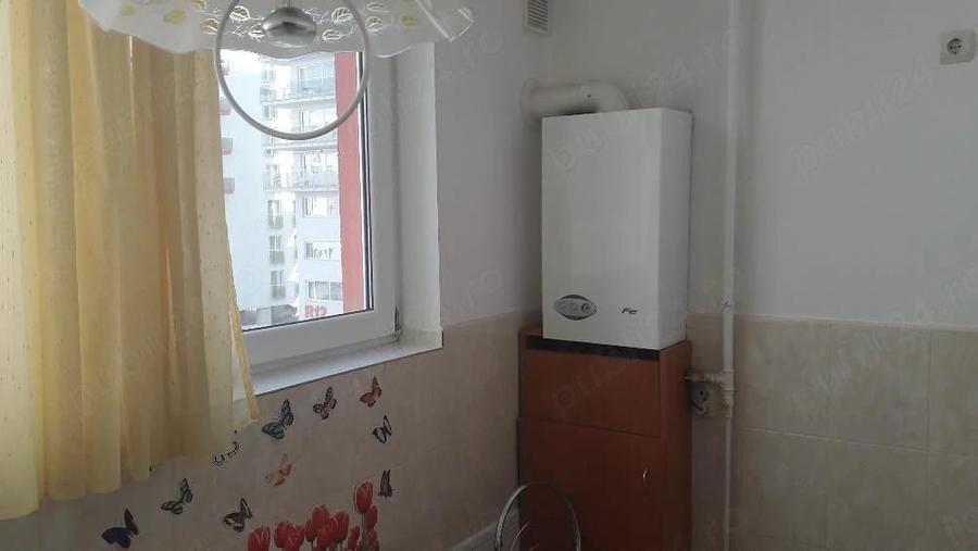 Garsonieră decomandată în UTA