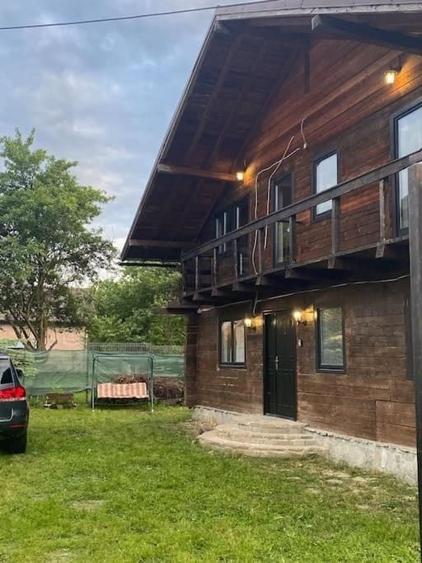 Casă cu 4 camere cu Teren 300 Mp în Trăisteni
