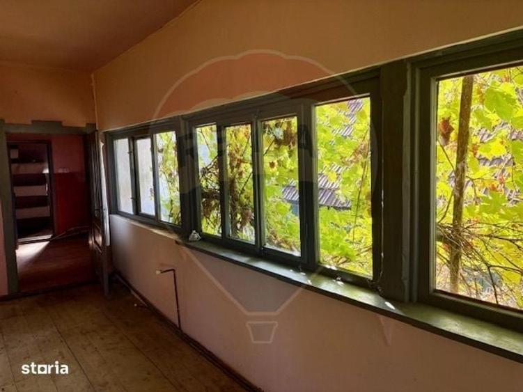 Casă cu 2 camere cu Teren 1449 Mp în Ocna Șugatag