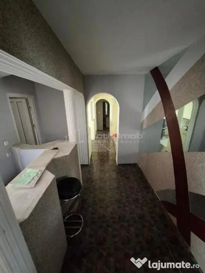 Apartament cu 4 camere decomandat în Ostroveni