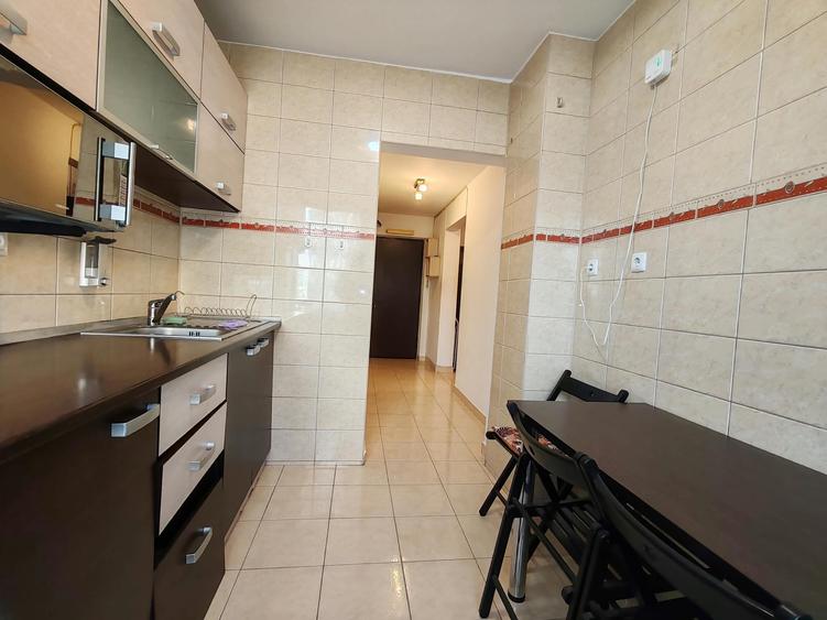 Apartament cu 2 camere decomandat în Lacul Tei