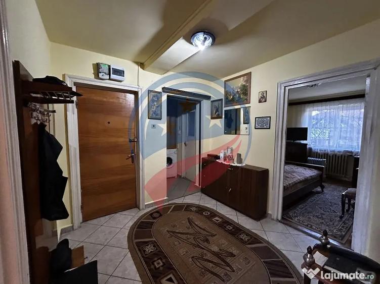 Apartament cu 3 camere decomandat în Central