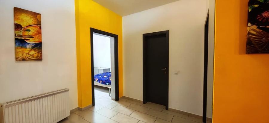 Apartament cu 4 camere decomandat, mobilat în Central