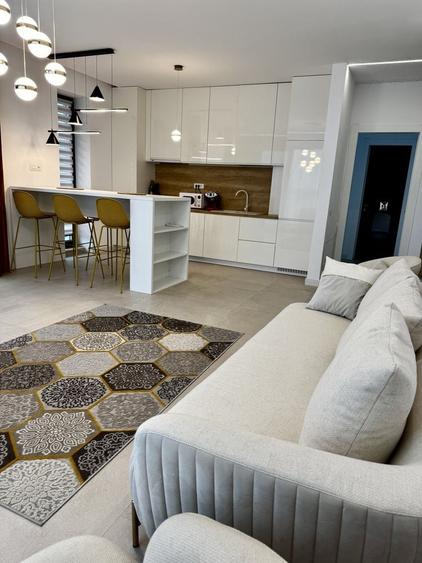 Apartament cu 3 camere decomandat în Mamaia