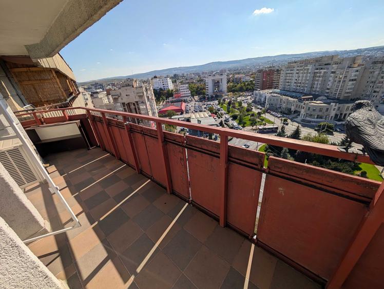 Apartament cu 3 camere decomandat în Mărăști