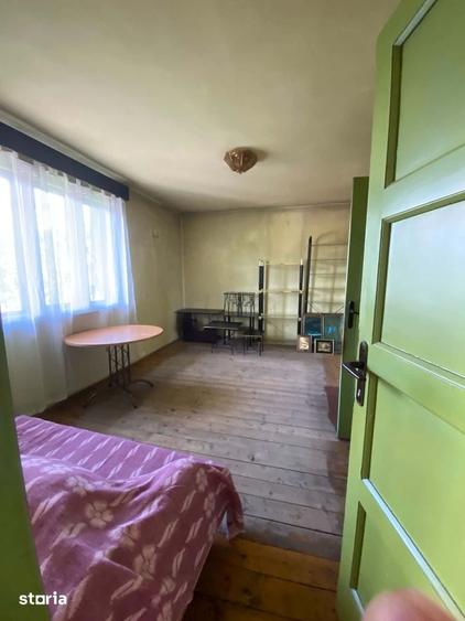 Casă cu 2 camere cu Teren 300 Mp în Petros