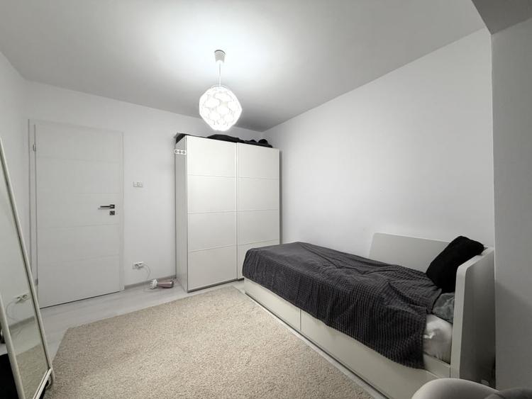 Apartament cu 4 camere decomandat, mobilat în Lipovei
