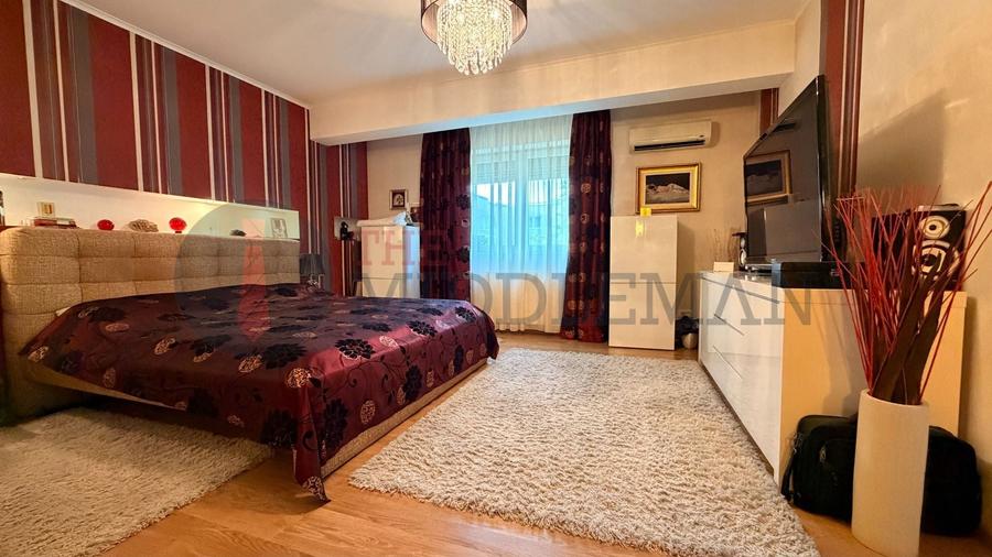 Apartament cu 5 camere decomandat, mobilat în Băneasa