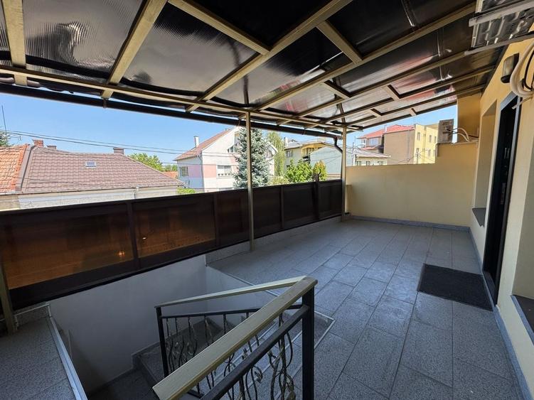 Casă individuală cu 5 camere cu Canalizare în Gheorgheni