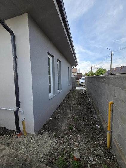 Casă cu 3 camere cu Teren 300 Mp în Sânandrei