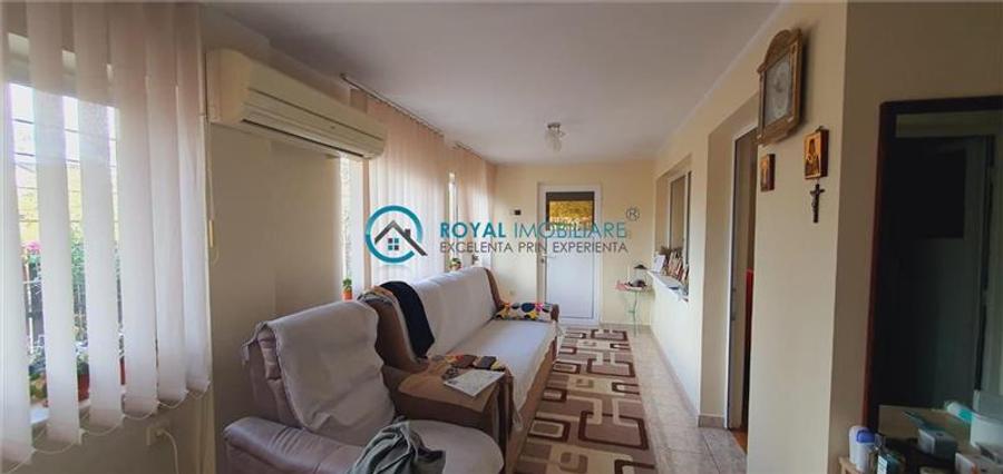 Casă cu 5 camere cu Teren 1800 Mp în Valea Călugărească