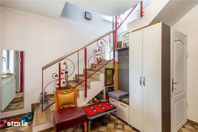 Casă cu 5 camere cu Teren 300 Mp în Central