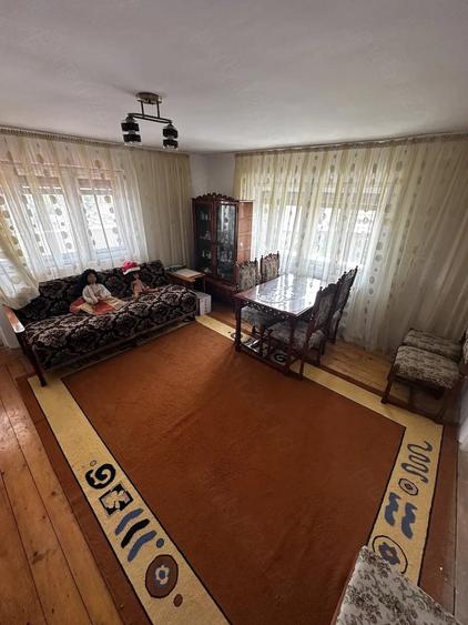 Casă cu 3 camere cu Teren 529 Mp în Central