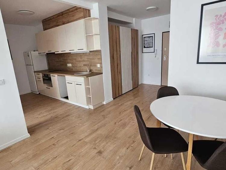 Apartament cu 2 camere semidecomandat în 1 Decembrie 1918
