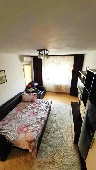 Apartament cu 2 camere decomandat în Galata