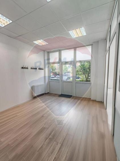 Spațiu comercial, de 81 mp, în Noua