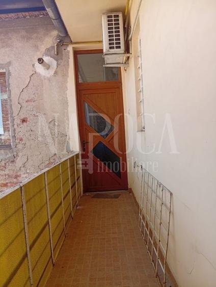 Apartament cu 2 camere semidecomandat, mobilat în Central