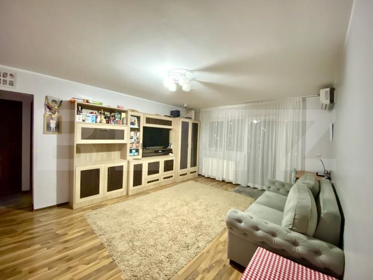 Apartament cu 2 camere semidecomandat, mobilat în Sud