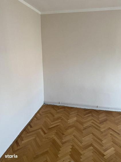 Apartament cu 3 camere decomandat în Micro 16