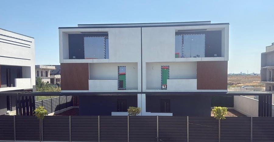 Duplex cu 5 camere cu Canalizare în Central