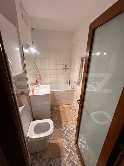 Apartament cu 3 camere decomandat în Podu Roș
