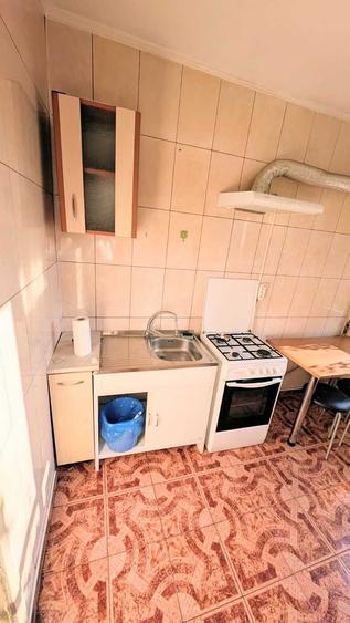 Apartament cu 2 camere decomandat în Titan